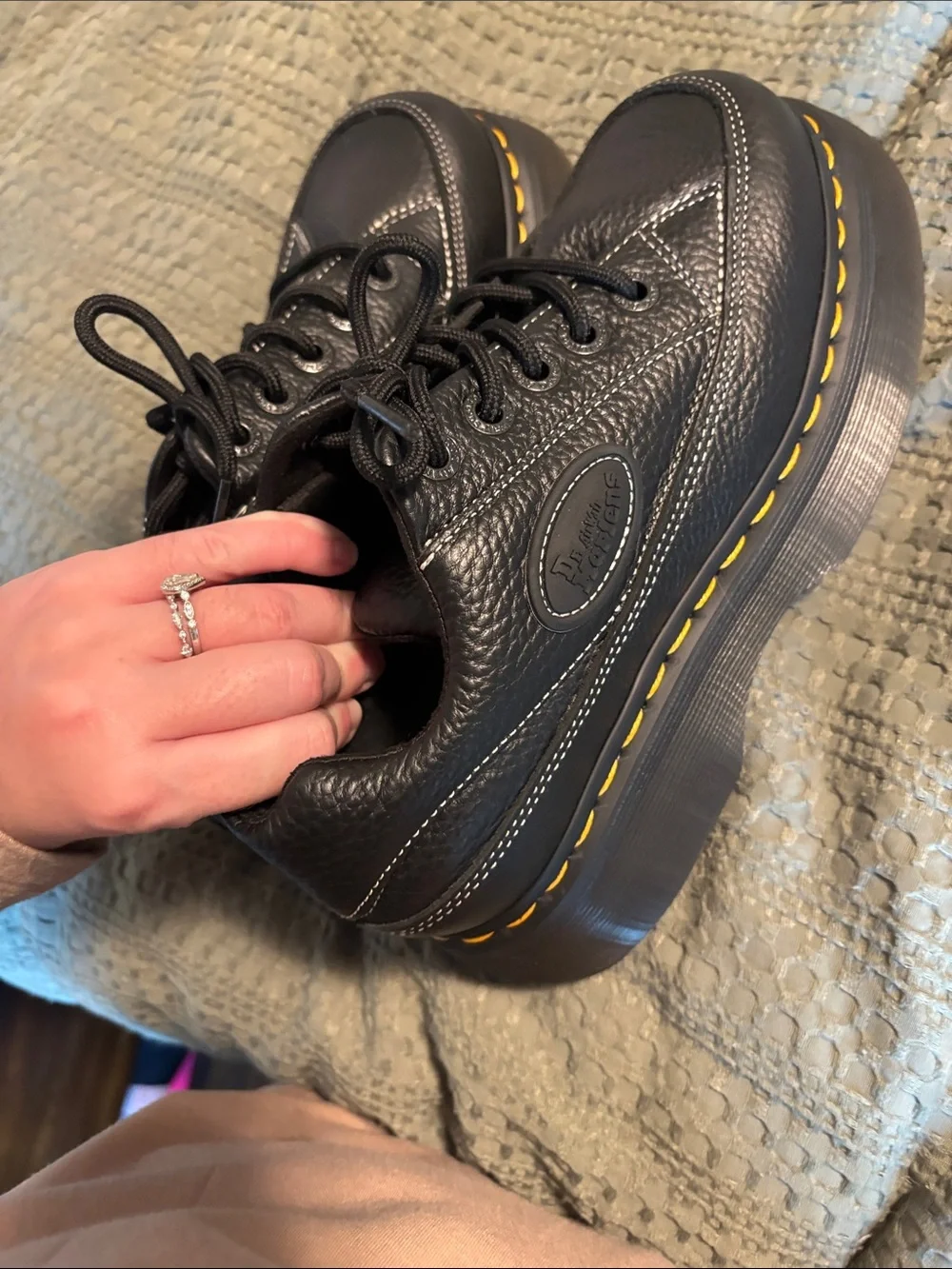 Dr martens black buzz shoes